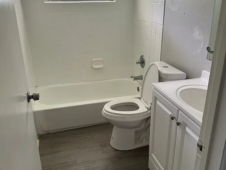 5208 Kingswood Cir — Photo 4