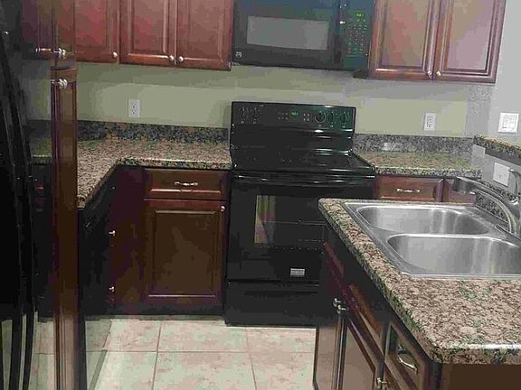 4th image of 2604 W Lea St