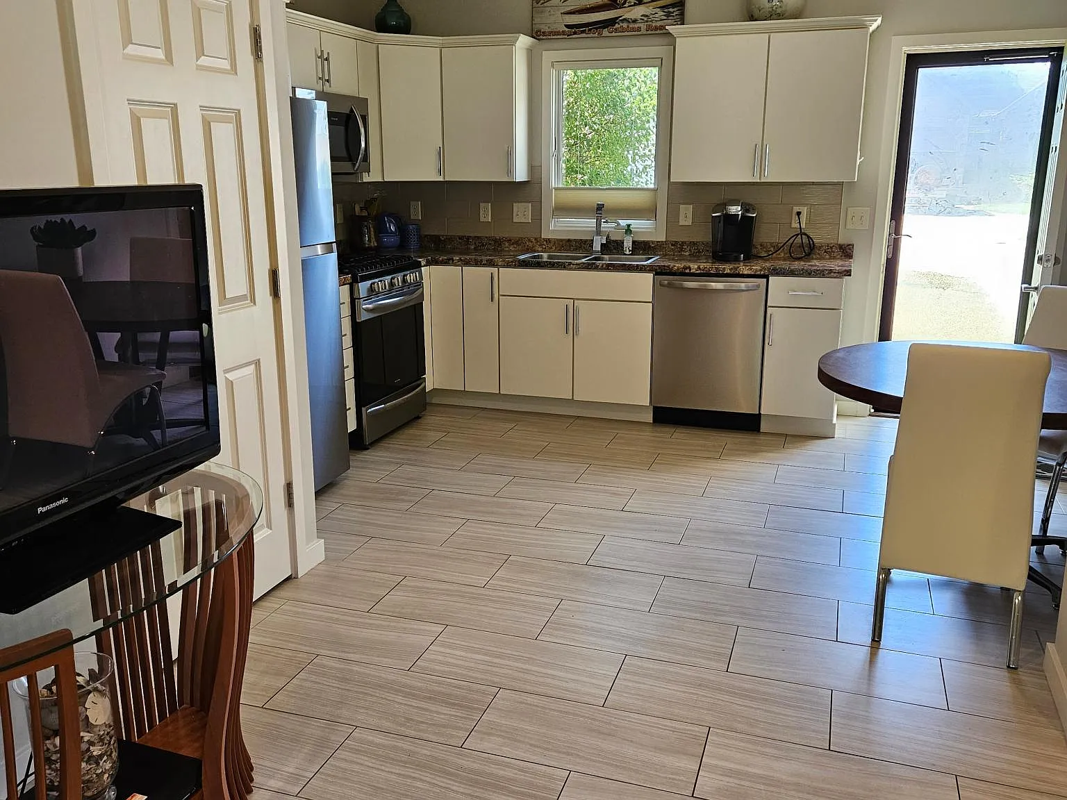 1 bed, 1240 sqft, $2,000 — Photo 4