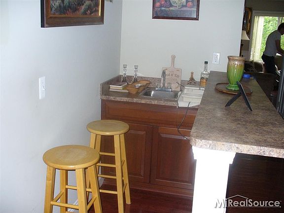 3rd image of 18840 Sandhurst Dr