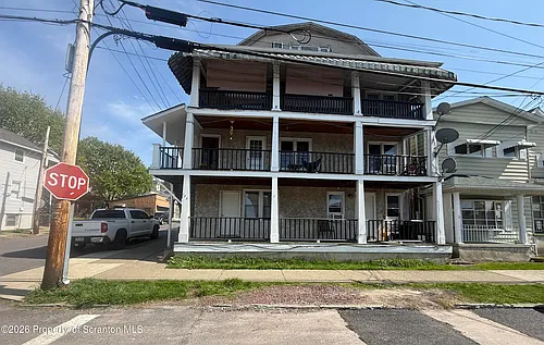 122 Willow St Photo 1