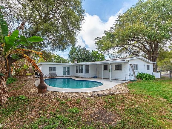 3rd image of 1518 Laurel Dr