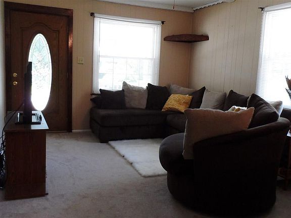 2nd image of 1016 Rogers Ave