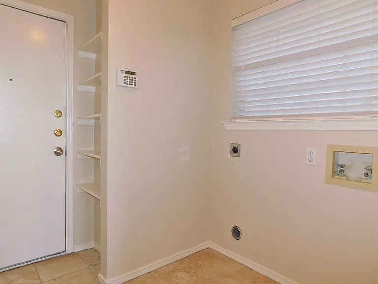 2409 Westview Trl — Photo 22