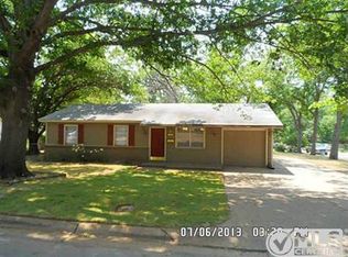 1800 England Rd, Arlington, TX 76013