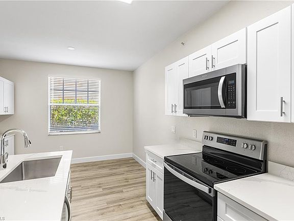 4th image of 7925 Preserve CIR #317