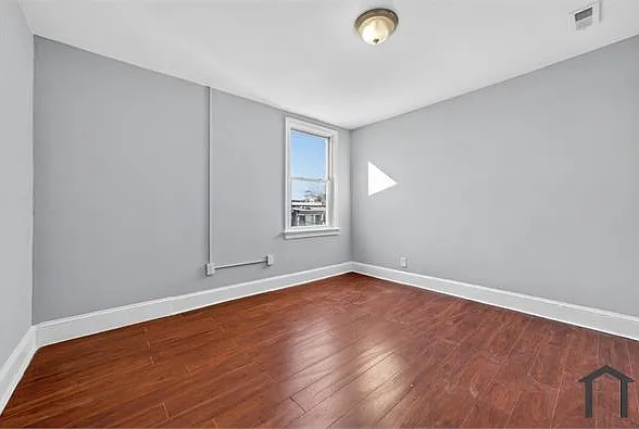 1235 Penn St NE #2 — Photo 3