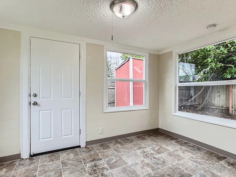 9522 SE 77th Ave — Photo 7