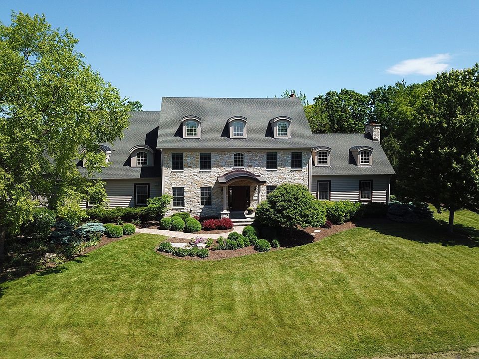 1st image of 20400 W Windflower Ct