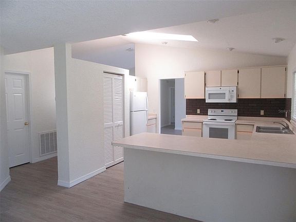 2nd image of 27289 Porto Nacional Dr #27289