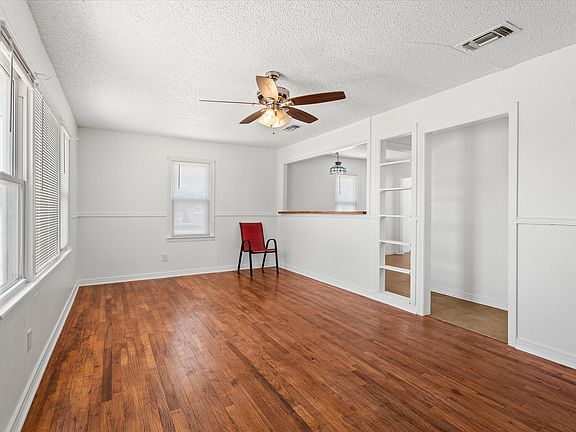 4th image of 211 16th St