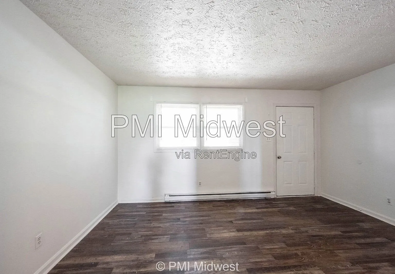 2 bed, 1.0 bath, 844 sqft, $999 — Photo 2