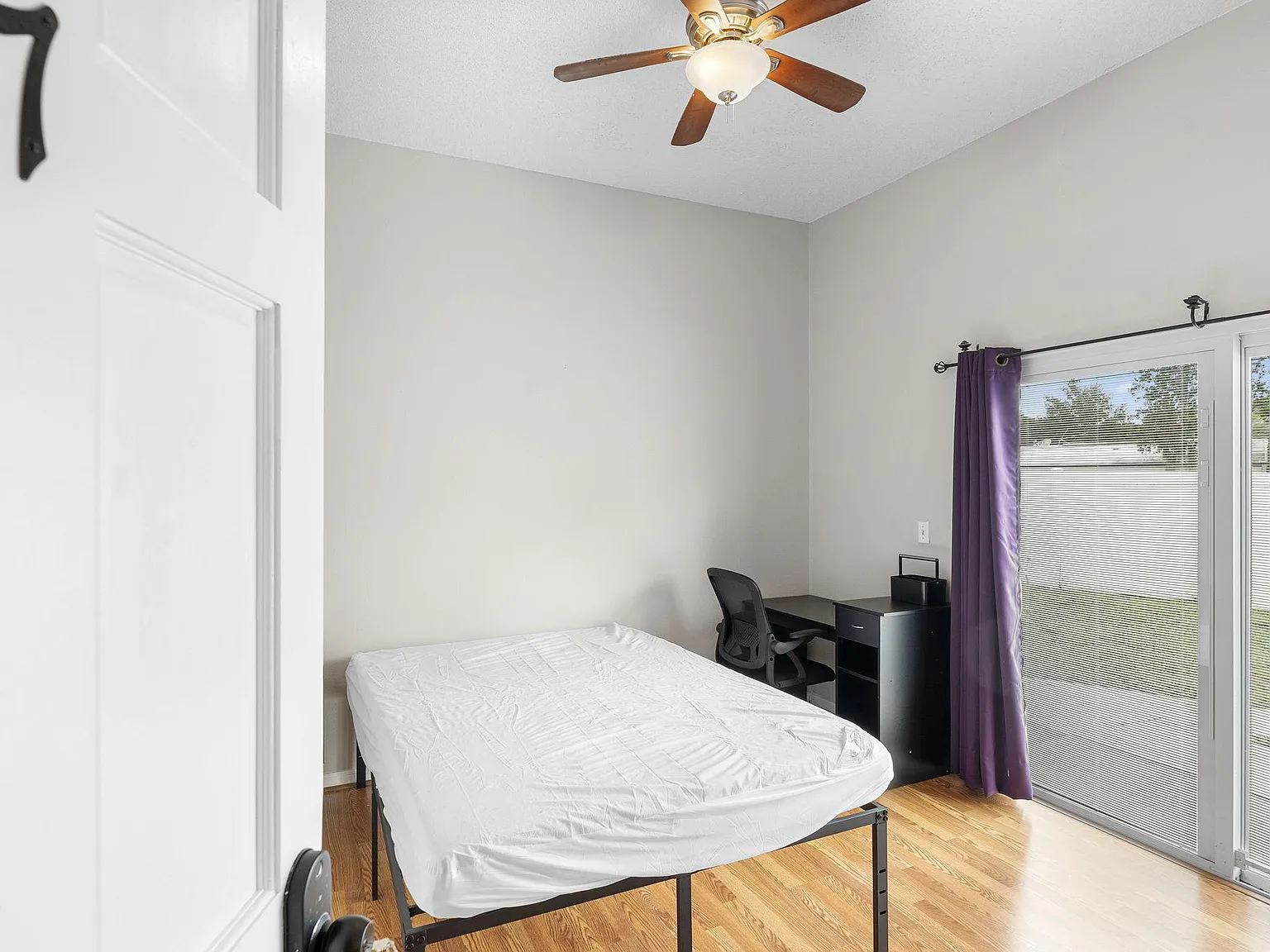 4 bed, 3.0 bath, 2540 sqft, $936 — Photo 2
