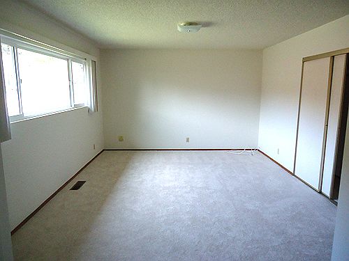3rd image of 136 Kailua Cir