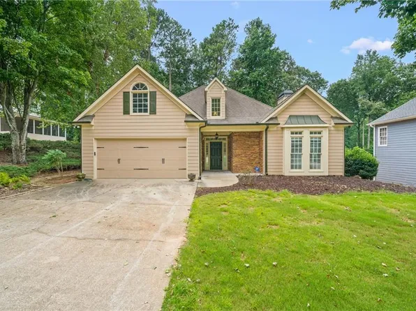 6313 Green Oak Rdg, Flowery Branch, GA 30542