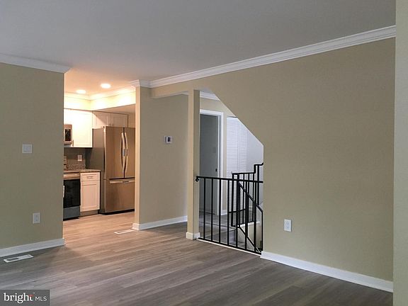 4th image of 9769 Lake Shore Dr