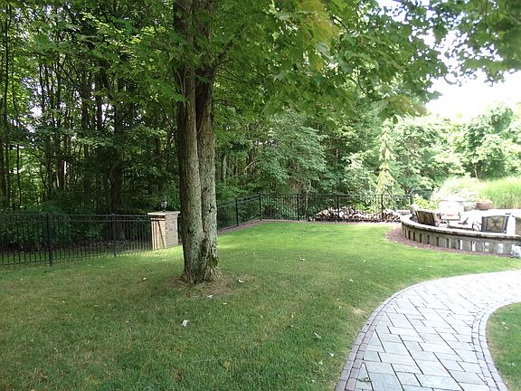 2nd image of 1020 Hunt Club Ct