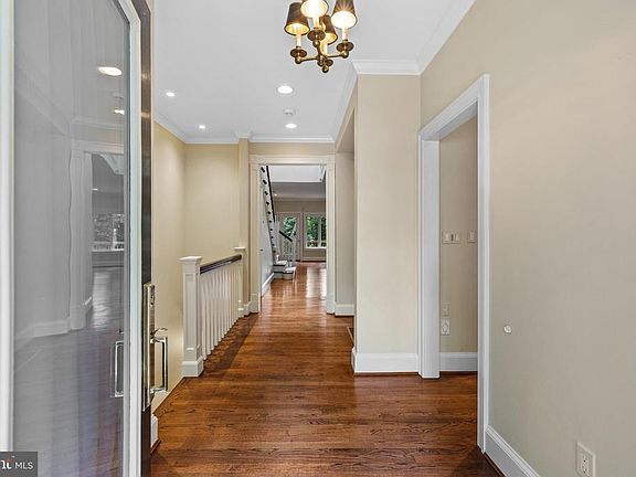 5th image of 913 Drohomer Pl