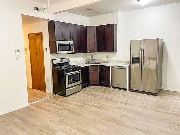 2nd image of 2152 W Division St Suite 2R