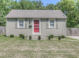 9253 McGee St, Kansas City, MO 64114