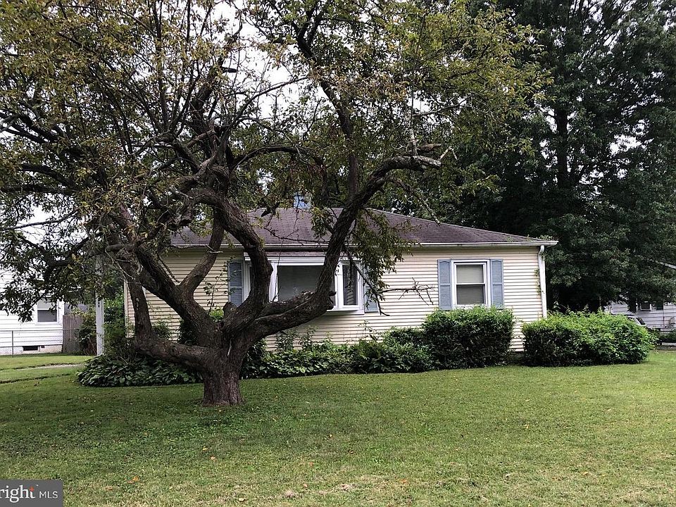 2nd image of 6 Gilmore Rd