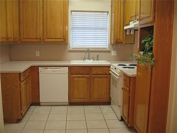 4th image of 204 Linda St