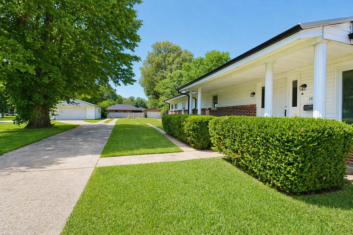 Building Photo - 1409 Hc Mathis Dr