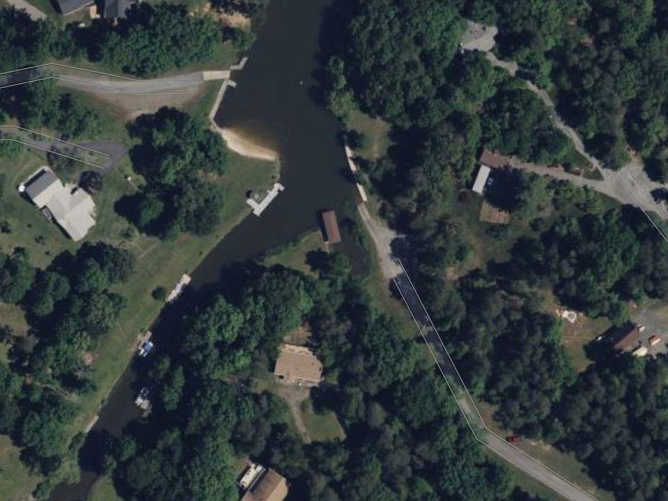 2nd image of 126 N Timber Tribe