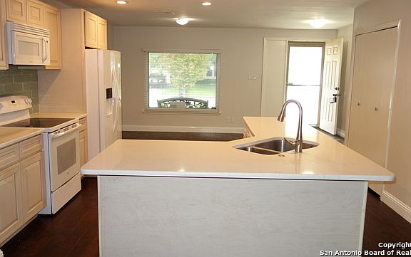 4th image of 6822 Mickey Mantle Dr