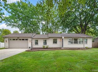 22964 Elmgrove St, Farmington Hills, MI 48336