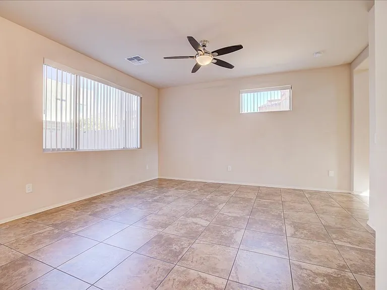 241 E Imperial Ct — Photo 8