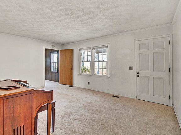 4th image of 744 Cooper Bridge Rd