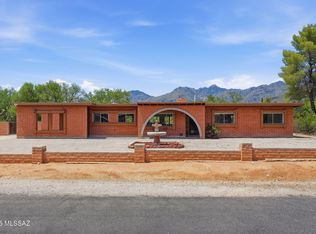 9201 E Shonto Ln, Tucson, AZ 85749