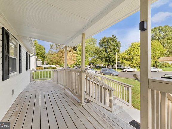 2nd image of 1284 Dawson Ct