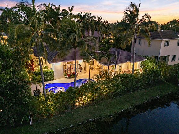4th image of 317 Windmill Palm Avenue