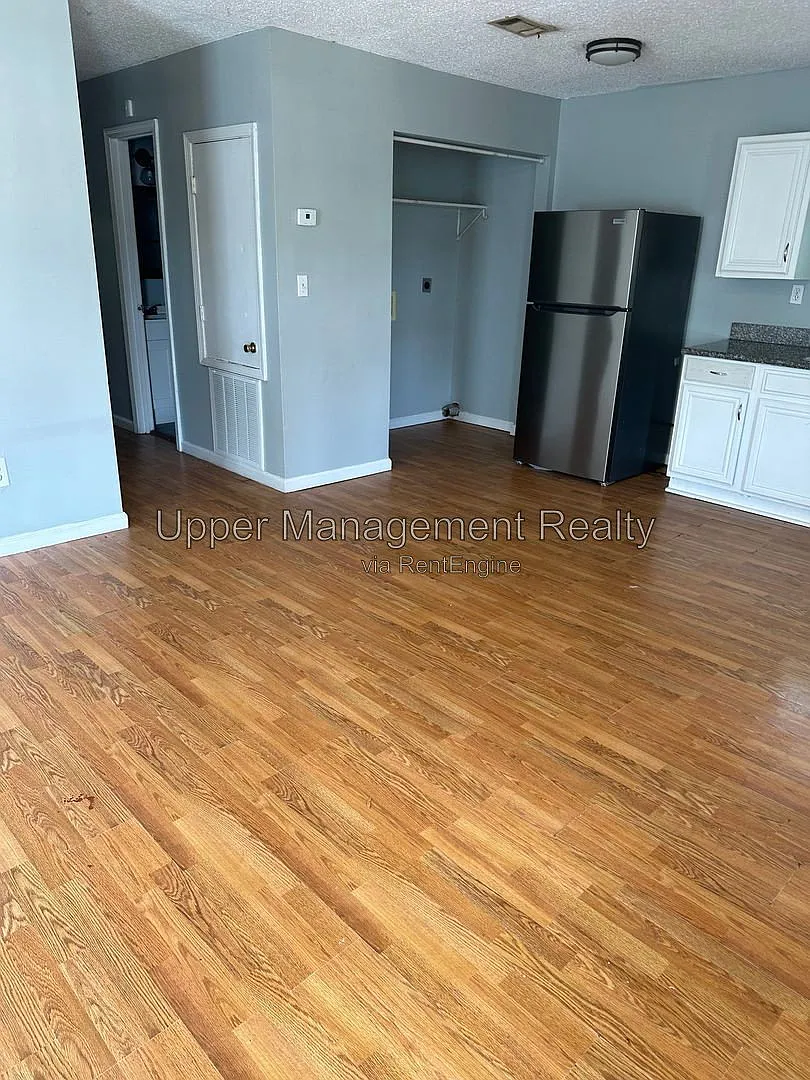 3 bed, 2.0 bath, 1100 sqft, $1,450 — Photo 3