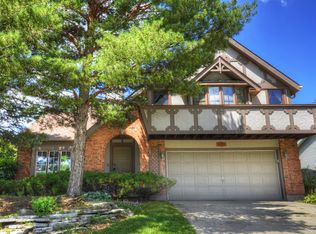 670 Regent Dr, Crystal Lake, IL 60014