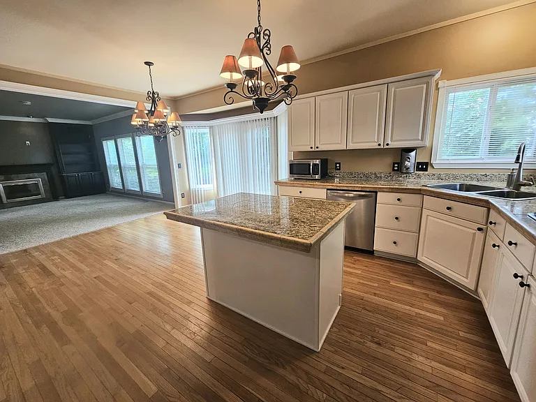 29221 Fieldstone — Photo 19