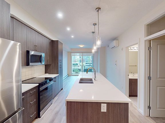 3rd image of 740 Legacy Village Rd SE #1115