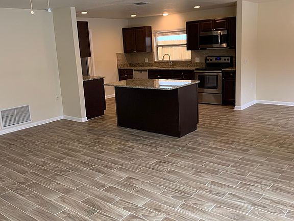 4th image of 3209 Heartwood Ave