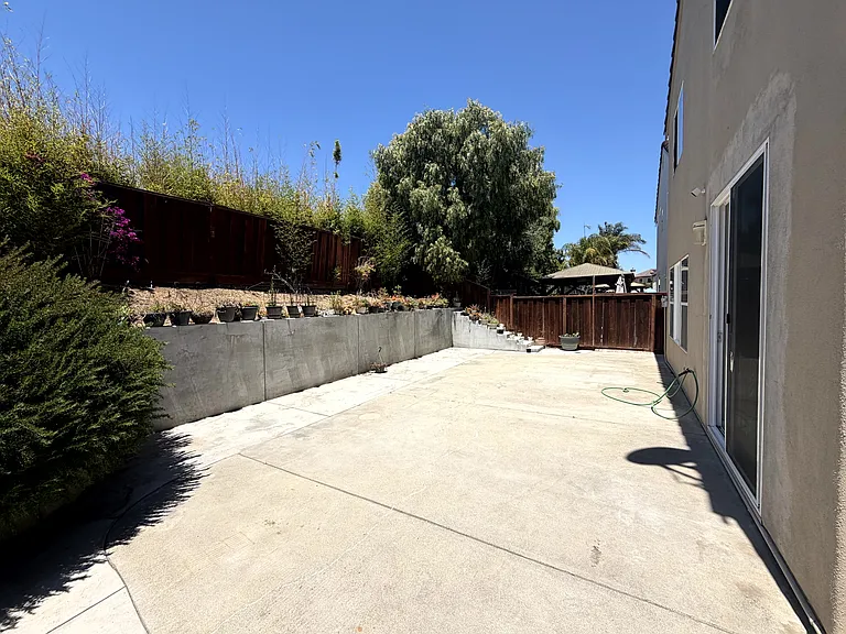 1537 Oyster Bay Ct — Photo 34