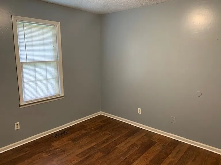 320 S Hawthorne St — Photo 10