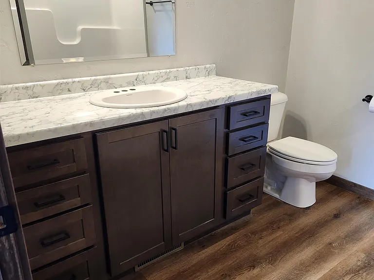558 Grove St #558 — Photo 2