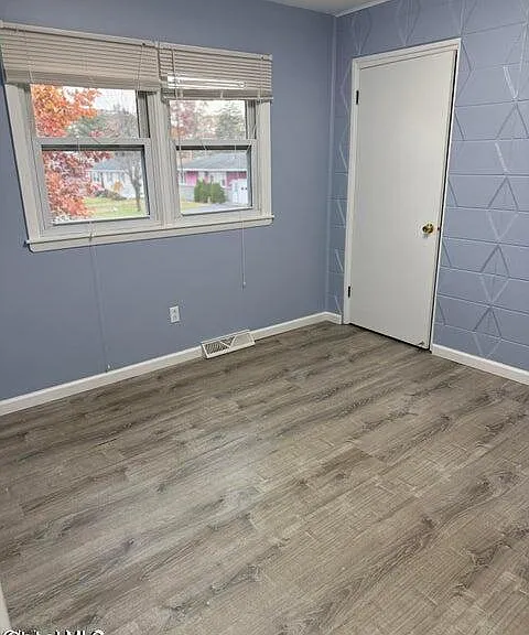 7 Elgin St #B — Photo 10