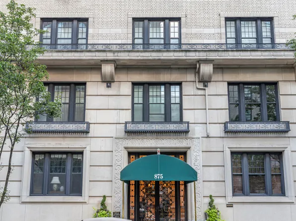 875 Park Avenue image 23 of 24