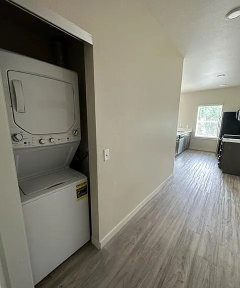 College 830 — Photo 16