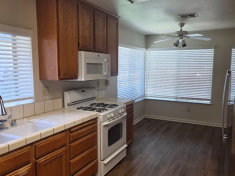 8868 Gemwood Way — Photo 8