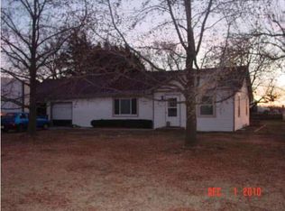 628 S Walnut St, Halstead, KS 67056