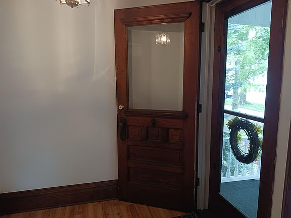 4th image of 246 W Liberty St