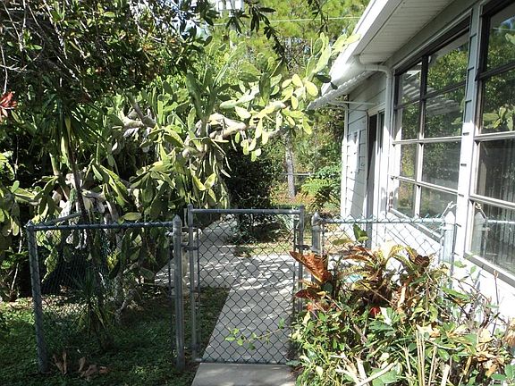 5th image of 1361 Barefoot Cir